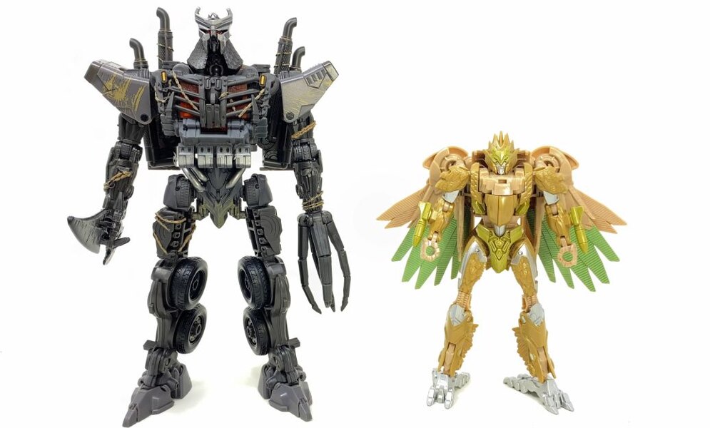 In Hand Image Of  Studio Series Rise Of The Beasts Scourge  (34 of 49)